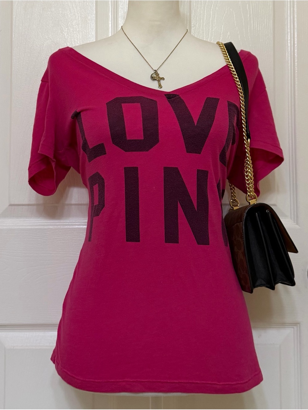 2000s vintage victoria secret pink black text “Love Pink” iconic graphic tee